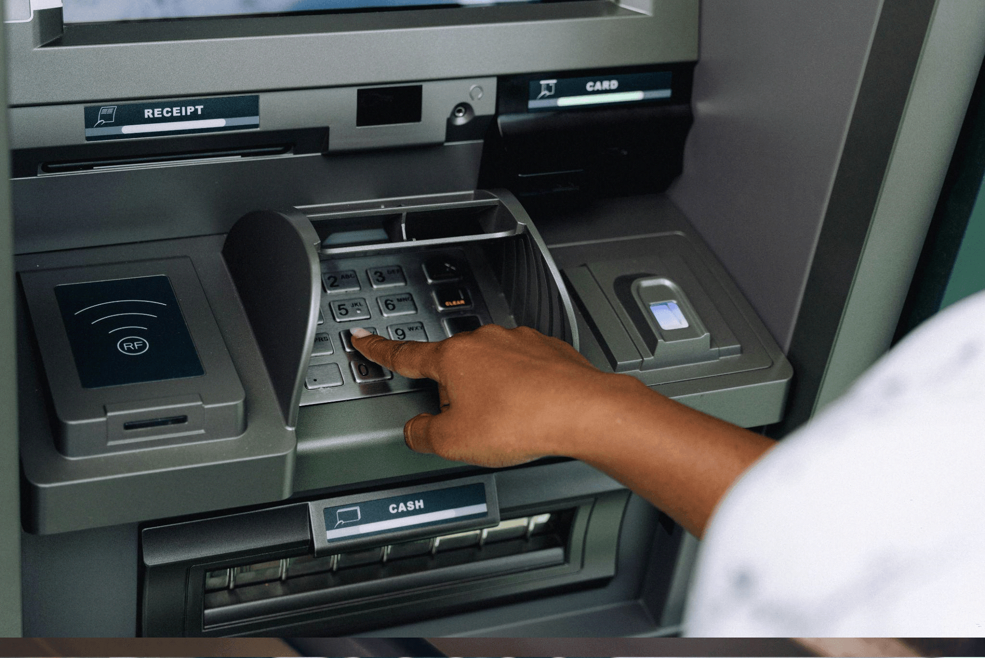 Tantangan Sektor Perbankan di Era Internet dan Teknologi Digital
