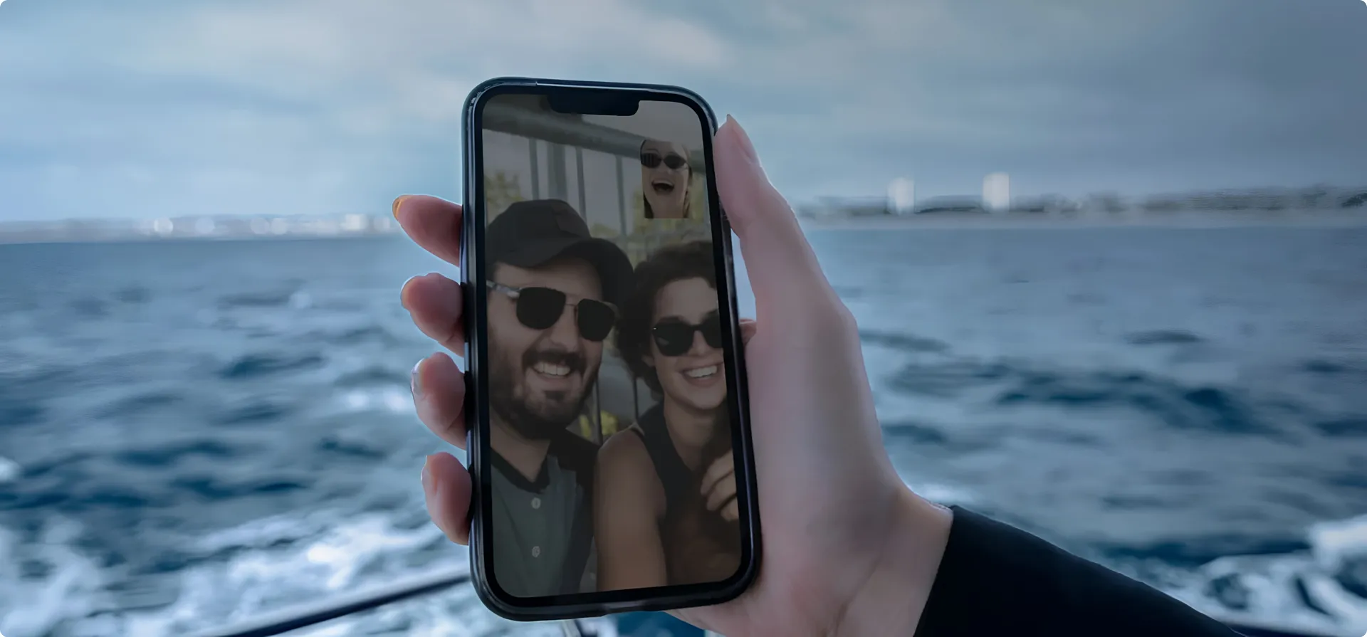 Tetap terhubung di perairan domestik dan teritorial, dengan opsi untuk memperluas akses hingga ke laut lepas.